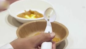 VIDEO Lingura revoluționară care ajută la slăbit. Iată cum funcționează acest dispozitiv!
